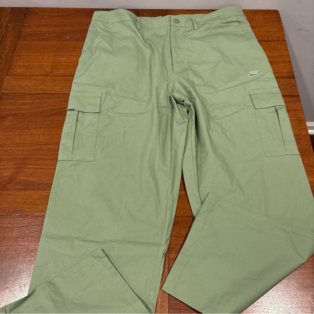 Nike SB Club Men's Cargo Pants Straight Open Hem Oil Green FZ5765-386 Size 38x30